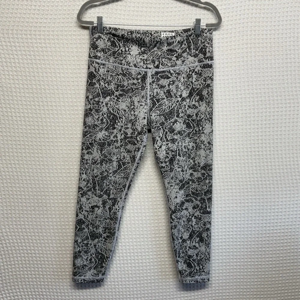 Athleta Large Black White Floral Elation Graffiti 7/8 Tight Leggings Athleisure